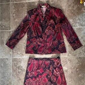 Beautiful long skirt suit!